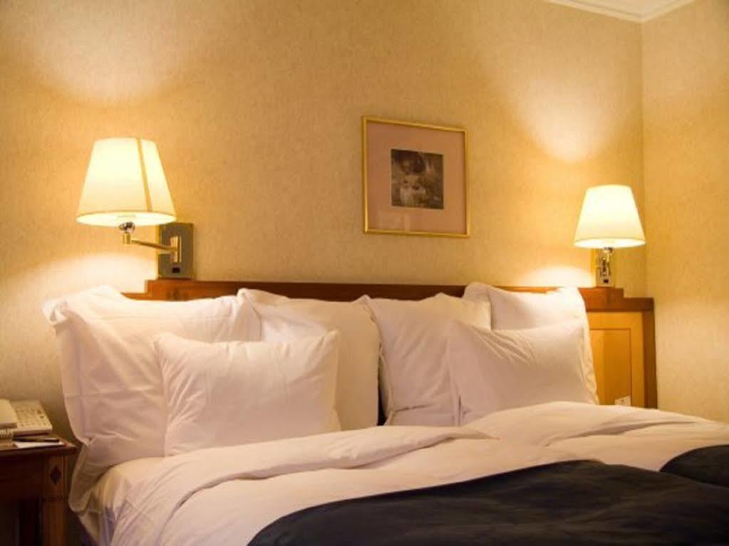 Hotel Sagar Castle Ratlām Екстериор снимка